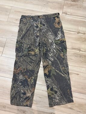 Men's Camouflage Cargo Pants - Realtree-Style Mossy Oak Pattern